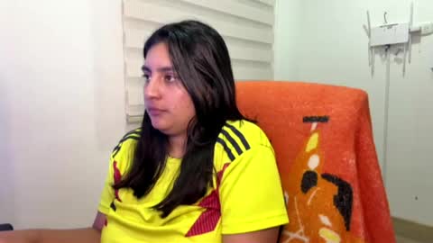 cloe small online show from 06.09.26