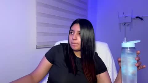 cloe small online show from 06.19.26