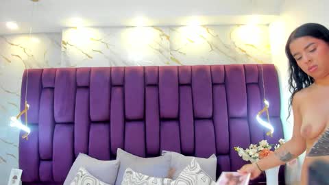 Snapshot of cloe_spencer chatting on 11.07.25 Cloe online show from 11.07.25