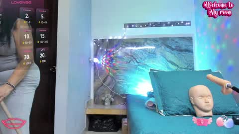 CLOE online show from 01.11.25