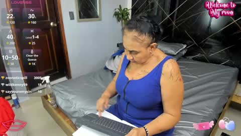 CLOE online show from 01.12.25