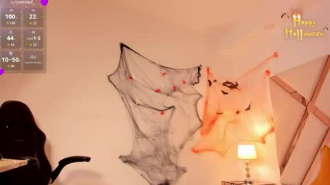 Cloe online show from 10.21.25