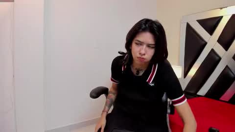 lady cloe person online show from 12.04.25