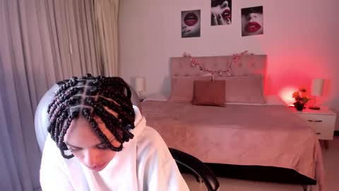 Snapshot of clown_face chatting on 01.23.25 emely dolce online show from 01.23.25