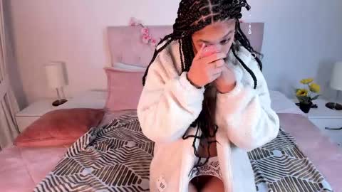 Snapshot of clown_face chatting on 01.25.25 emely dolce online show from 01.25.25