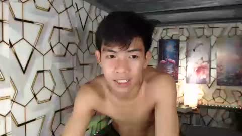 Snapshot of clyde_twinkx chatting on 10.04.25 clyde_twinkx online show from 10.04.25