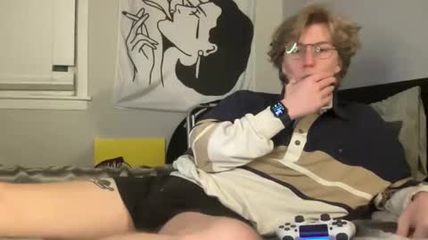 Snapshot of clydeaustin chatting on 12.04.24 Clyde Austin online show from 12.04.24