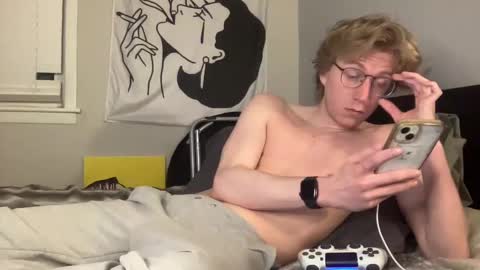 Snapshot of clydeaustin chatting on 12.08.24 Clyde Austin online show from 12.08.24