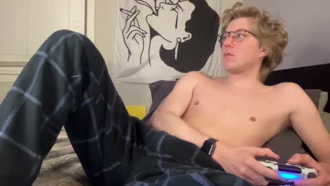 Snapshot of clydeaustin chatting on 12.26.24 Clyde Austin online show from 12.26.24