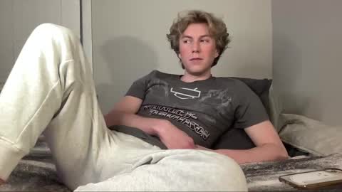 Snapshot of clydeaustin chatting on 10.18.25 Clyde Austin online show from 10.18.25