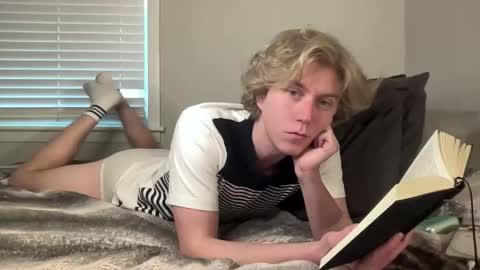 Snapshot of clydeaustin chatting on 11.19.25 Clyde Austin online show from 11.19.25