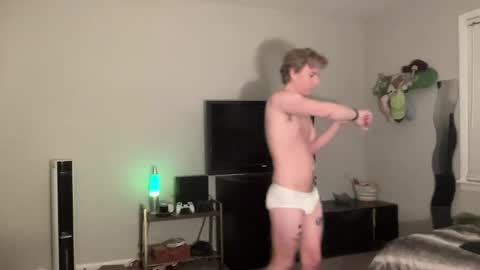 Snapshot of clydeaustin chatting on 12.18.25 Clyde Austin online show from 12.18.25