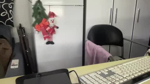 Coach Karl Porn Star Tip me all the way to my next trip online show from 12.21.25