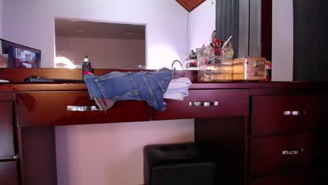 Sara Martinez      online show from 01.04.25