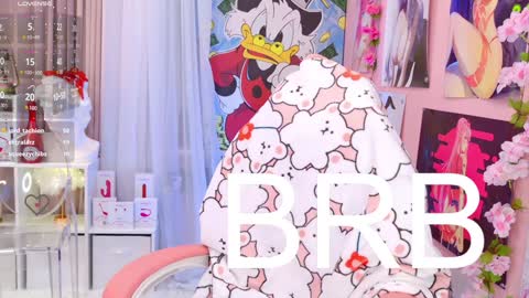 Snapshot of coconut_mia chatting on 12.17.24 Mia online show from 12.17.24