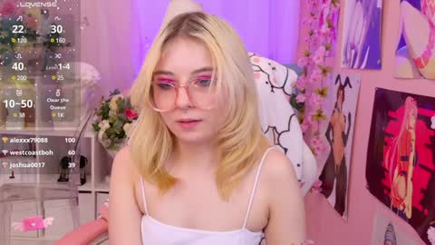 Snapshot of coconut_mia chatting on 01.25.25 Mia online show from 01.25.25