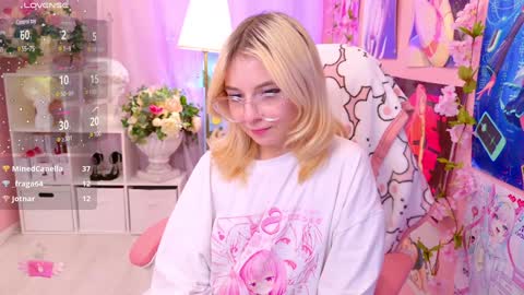 Snapshot of coconut_mia chatting on 01.26.25 Mia online show from 01.26.25