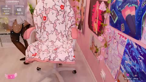 Snapshot of coconut_mia chatting on 02.06.25 Mia online show from 02.06.25