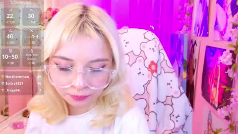 Snapshot of coconut_mia chatting on 03.05.25 Mia online show from 03.05.25