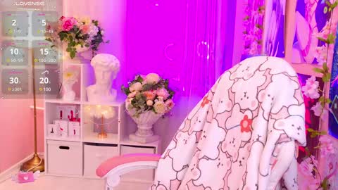 Snapshot of coconut_mia chatting on 03.06.25 Mia online show from 03.06.25