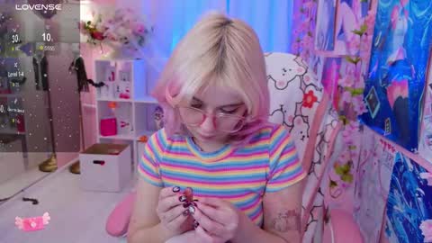 Snapshot of coconut_mia chatting on 10.22.25 Mia online show from 10.22.25