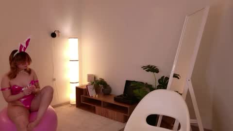 Mia online show from 05.30.26