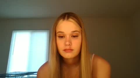 Snapshot of cocostreams chatting on 04.07.26 cocostreams online show from 04.07.26