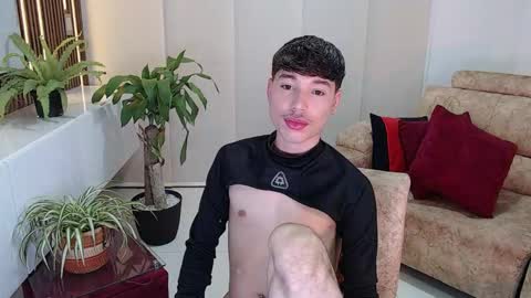 Snapshot of coddy_doll chatting on 10.20.25 Coddy online show from 10.20.25