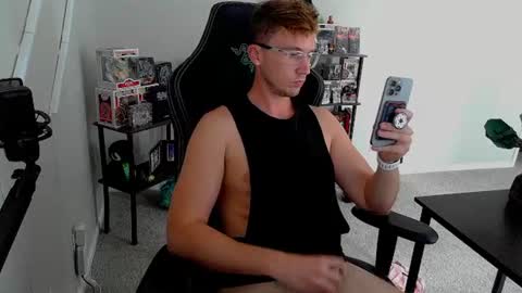 Snapshot of codyt1016 chatting on 09.26.25 codyt1016 online show from 09.26.25