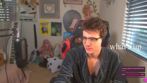 Snapshot of cokia_ chatting on 12.11.24 Cokia online show from 12.11.24