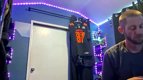 Snapshot of colevan2390 chatting on 11.22.25 colevan2390 online show from 11.22.25