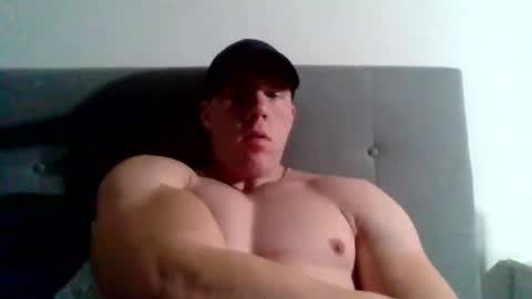 Snapshot of college_muscle chatting on 01.03.25 foreverxshredded online show from 01.03.25