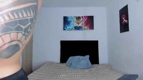 college_muscle_ass online show from 04.29.26