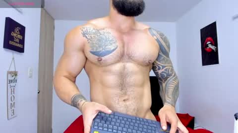 college_muscle_ass online show from 06.24.26