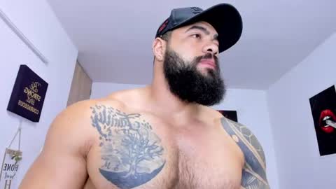 college_muscle_ass online show from 07.21.26