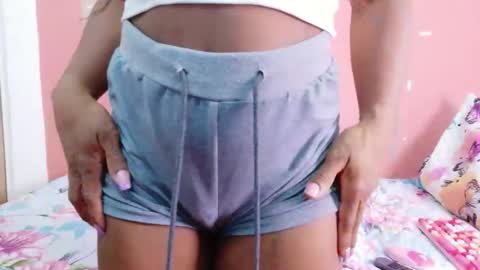 Snapshot of colombiancoffee_ chatting on 10.30.25 Lauren online show from 10.30.25