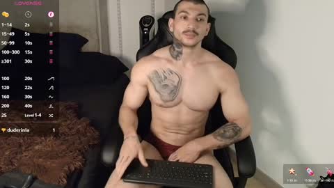 Snapshot of colombianmuscle8 chatting on 01.31.25 colombianmuscle8 online show from 01.31.25