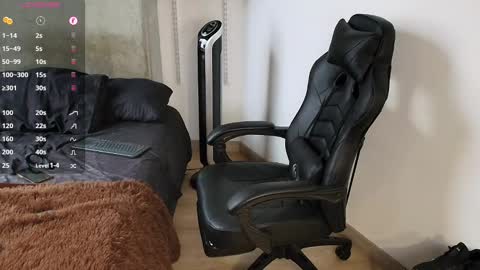 Snapshot of colombianmuscle8 chatting on 02.16.25 colombianmuscle8 online show from 02.16.25