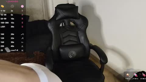 Snapshot of colombianmuscle8 chatting on 02.21.25 colombianmuscle8 online show from 02.21.25