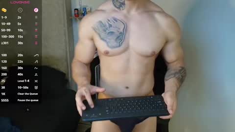 Snapshot of colombianmuscle8 chatting on 11.12.25 colombianmuscle8 online show from 11.12.25