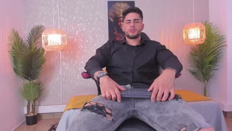 Snapshot of colt_perci chatting on 01.21.25 colt_perci online show from 01.21.25