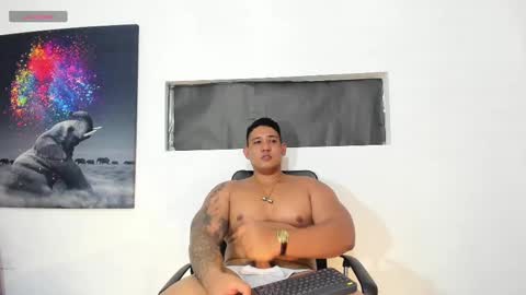 Snapshot of coltonmassif_ chatting on 02.11.25 coltonmassif_ online show from 02.11.25