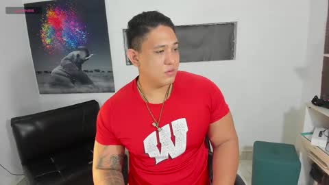 Snapshot of coltonmassif_ chatting on 02.19.25 coltonmassif_ online show from 02.19.25