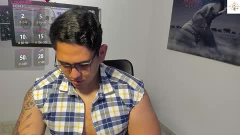 Snapshot of coltonmassif_ chatting on 11.14.25 coltonmassif_ online show from 11.14.25