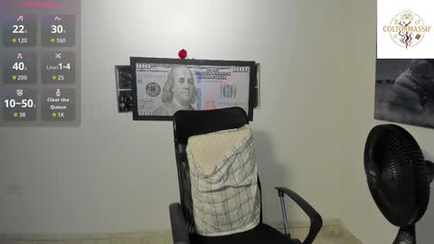 Snapshot of coltonmassif_ chatting on 11.28.25 coltonmassif_ online show from 11.28.25