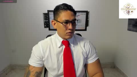 Snapshot of coltonmassif_ chatting on 11.29.25 coltonmassif_ online show from 11.29.25