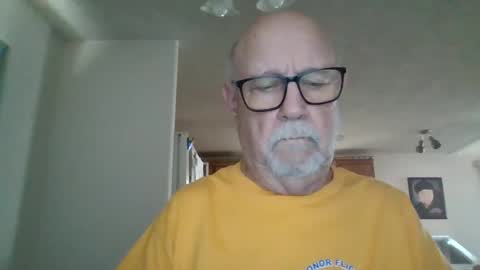 Snapshot of comeonmymouth chatting on 01.17.25 comeonmymouth online show from 01.17.25