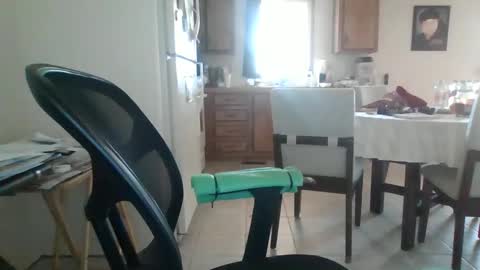 Snapshot of comeonmymouth chatting on 02.04.25 comeonmymouth online show from 02.04.25