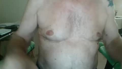 Snapshot of comeonmymouth chatting on 10.10.25 comeonmymouth online show from 10.10.25