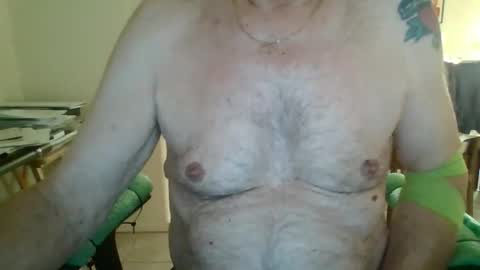 Snapshot of comeonmymouth chatting on 12.01.25 comeonmymouth online show from 12.01.25